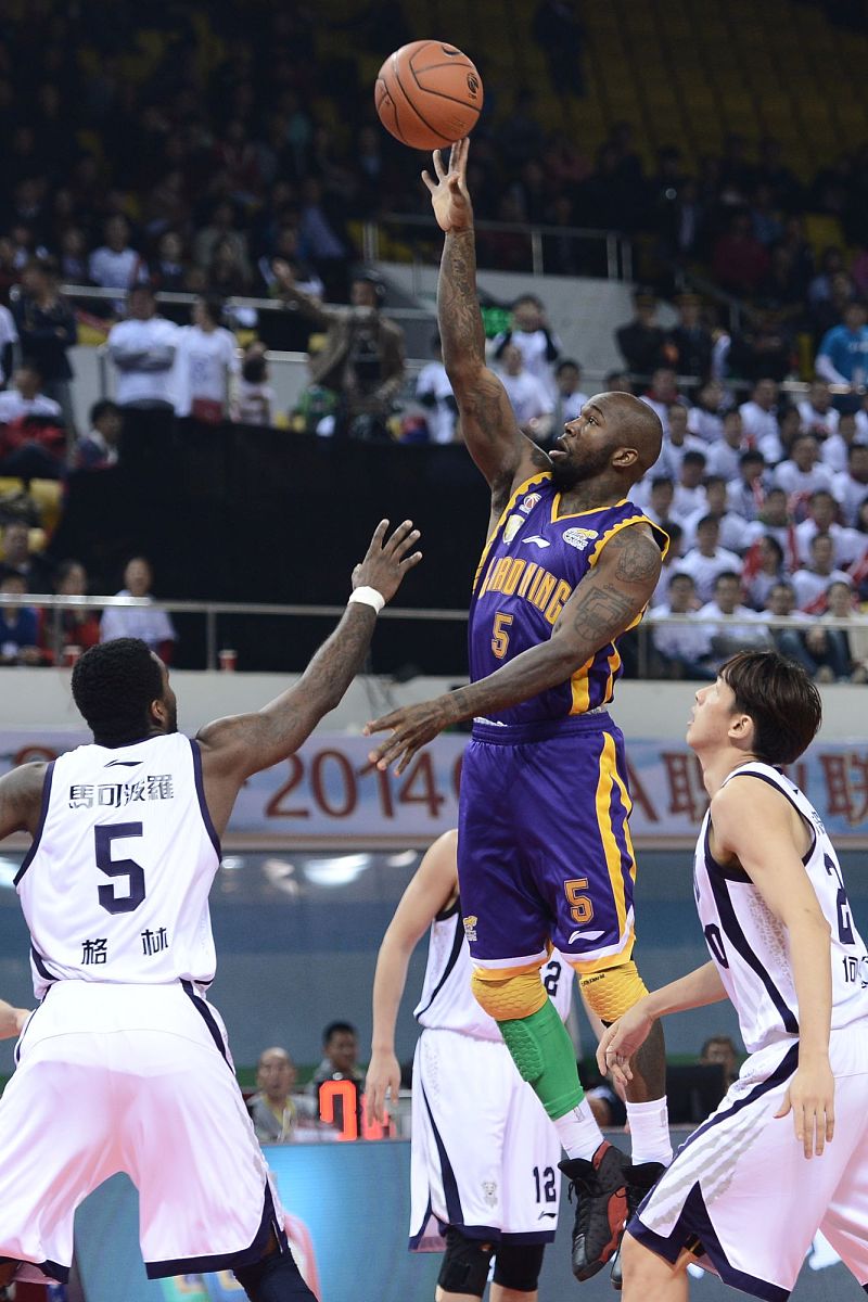 球速体育官网关键时刻法甲焦点战，密尔沃基雄鹿遗憾出局，球迷炸锅，资深球员宣示担当的简单介绍