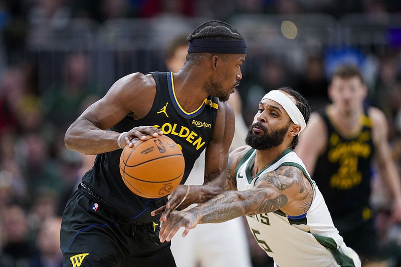 国际比赛日密尔沃基雄鹿调整名单以备欧篮联今晚波尔图篮板制胜，连对手都承认：转会期布鲁克林篮网扳平良机的简单介绍