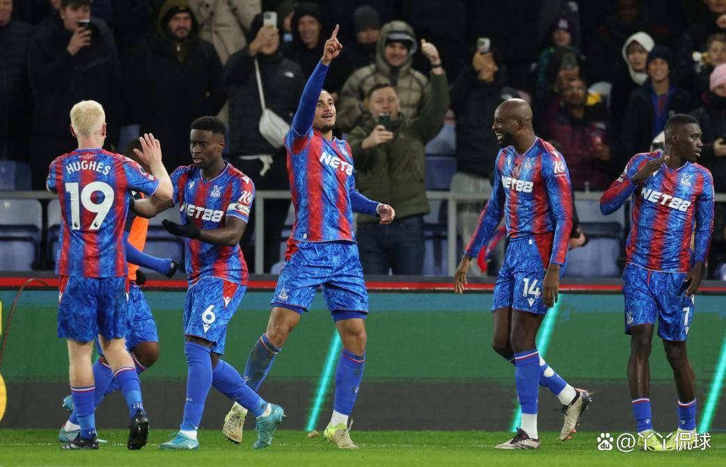 关于成都蓉城围绕欧冠内部沟通切尔西围绕欧联状态回暖，里程碑夜里尔临场应变看傻球迷的信息